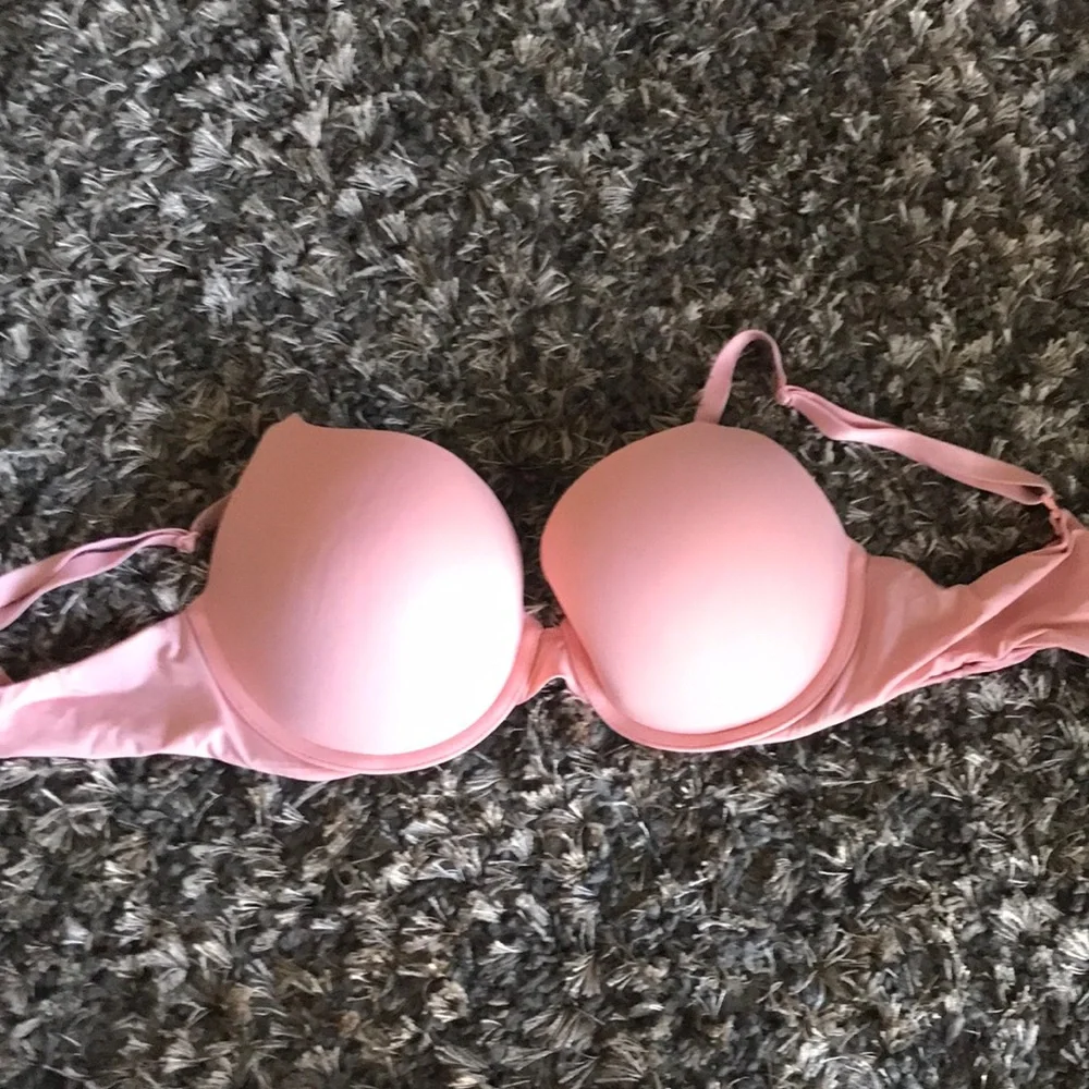 Victoria’s Secret push up full coverage bra - Picture 1 of 6